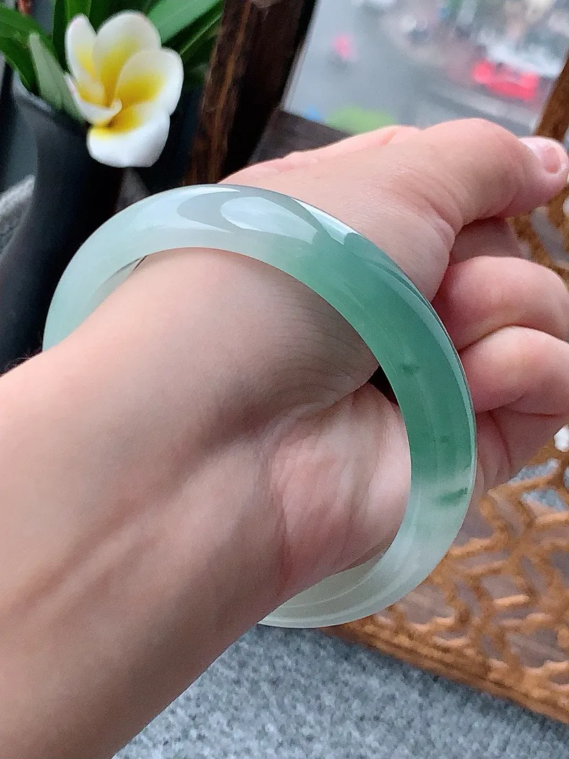 a货翡翠老坑飘花正装正圈手镯59-60大圈口 尺寸59.3×13×7mm 重量55.96g 0618