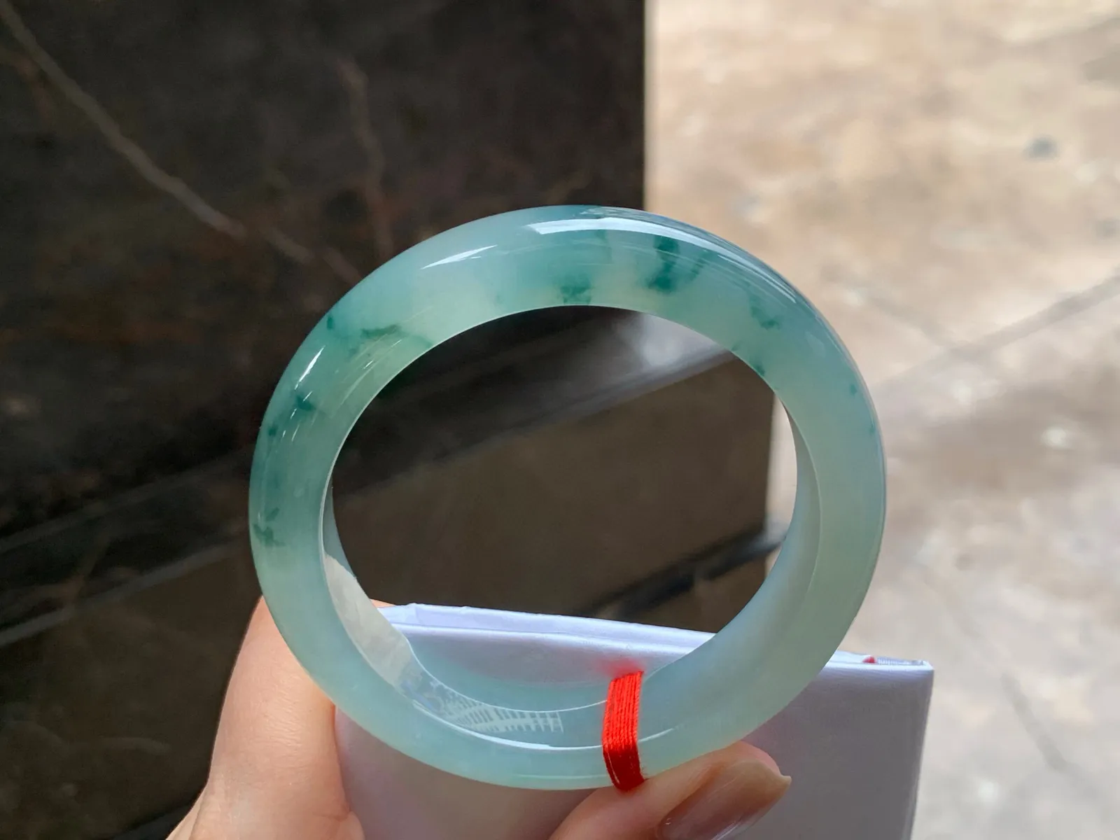 冰飘花手镯
种好水润 53.5/13/8.8mm