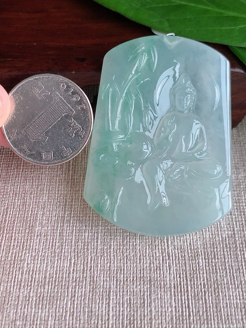 a货翡翠老坑冰种飘花自在观音吊坠 尺寸54×39.8×5.6mm 重量29.90g 0626