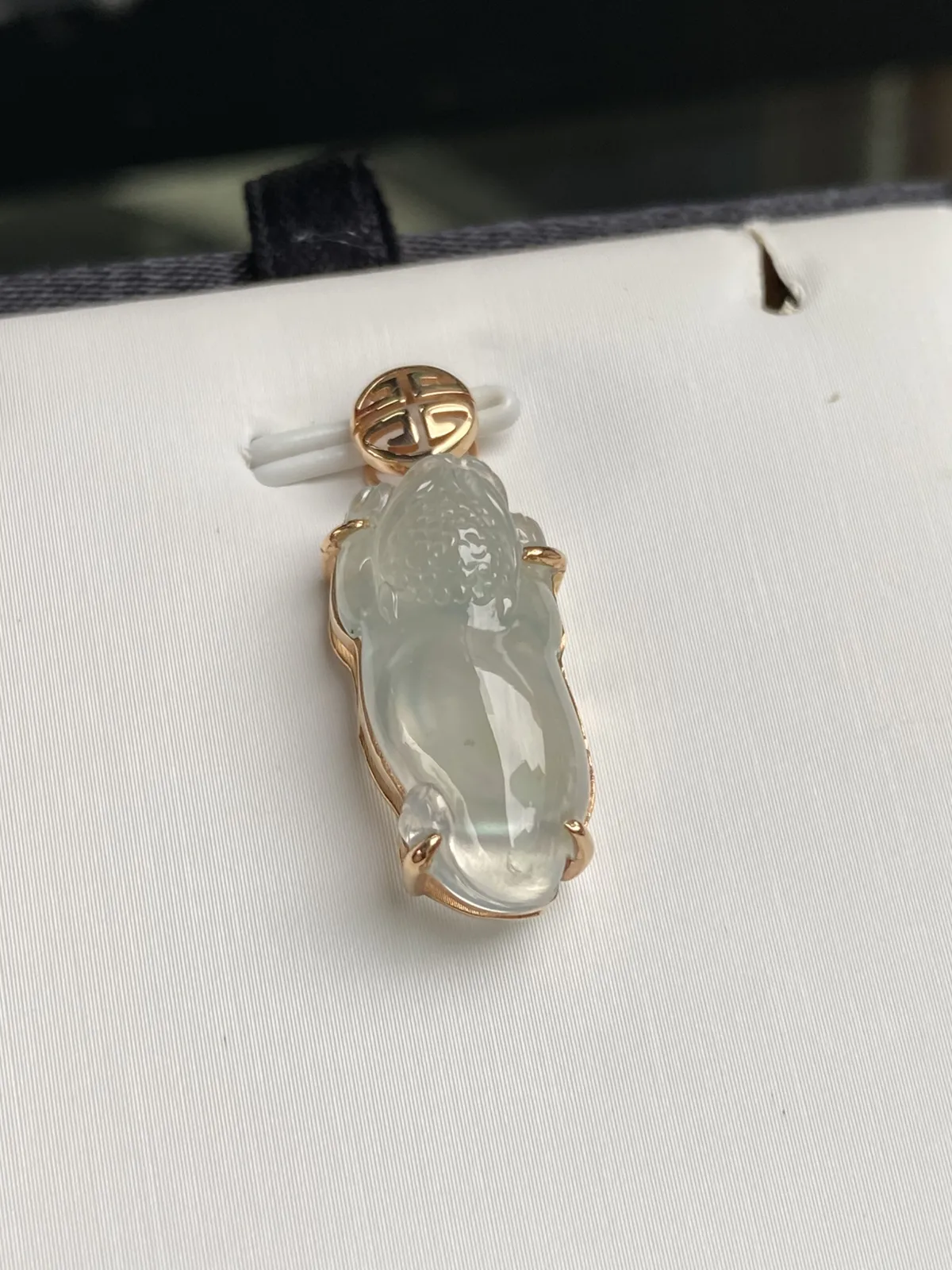 推荐【高冰起光金蟾】霸气招财，无纹裂，起刚光，水润冰透，种水超好，品相佳，招财佳品，超值哦～～