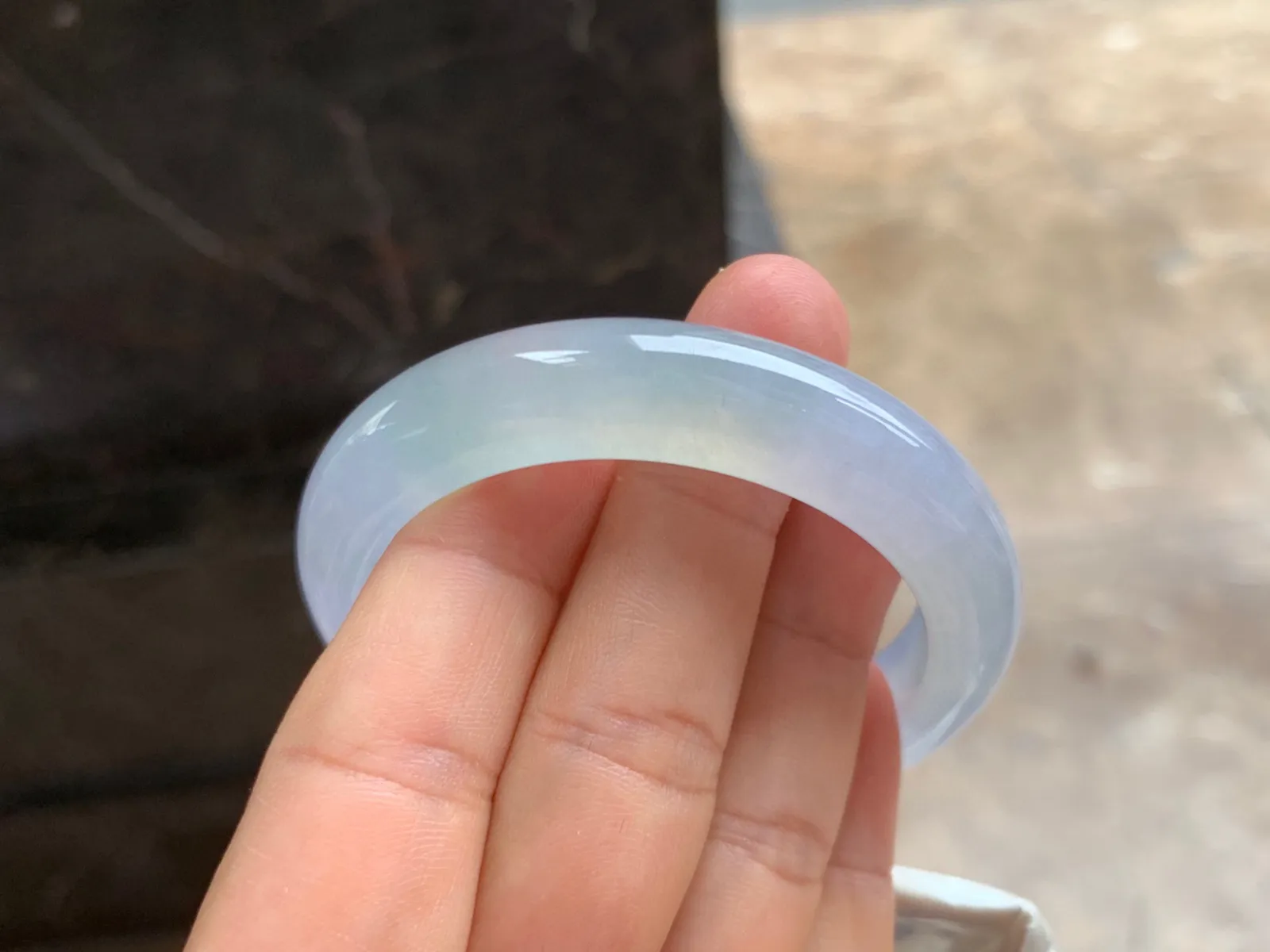 50-12-9mm
冰紫手镯 水润冰透 起胶的料子 小手福利很性价比