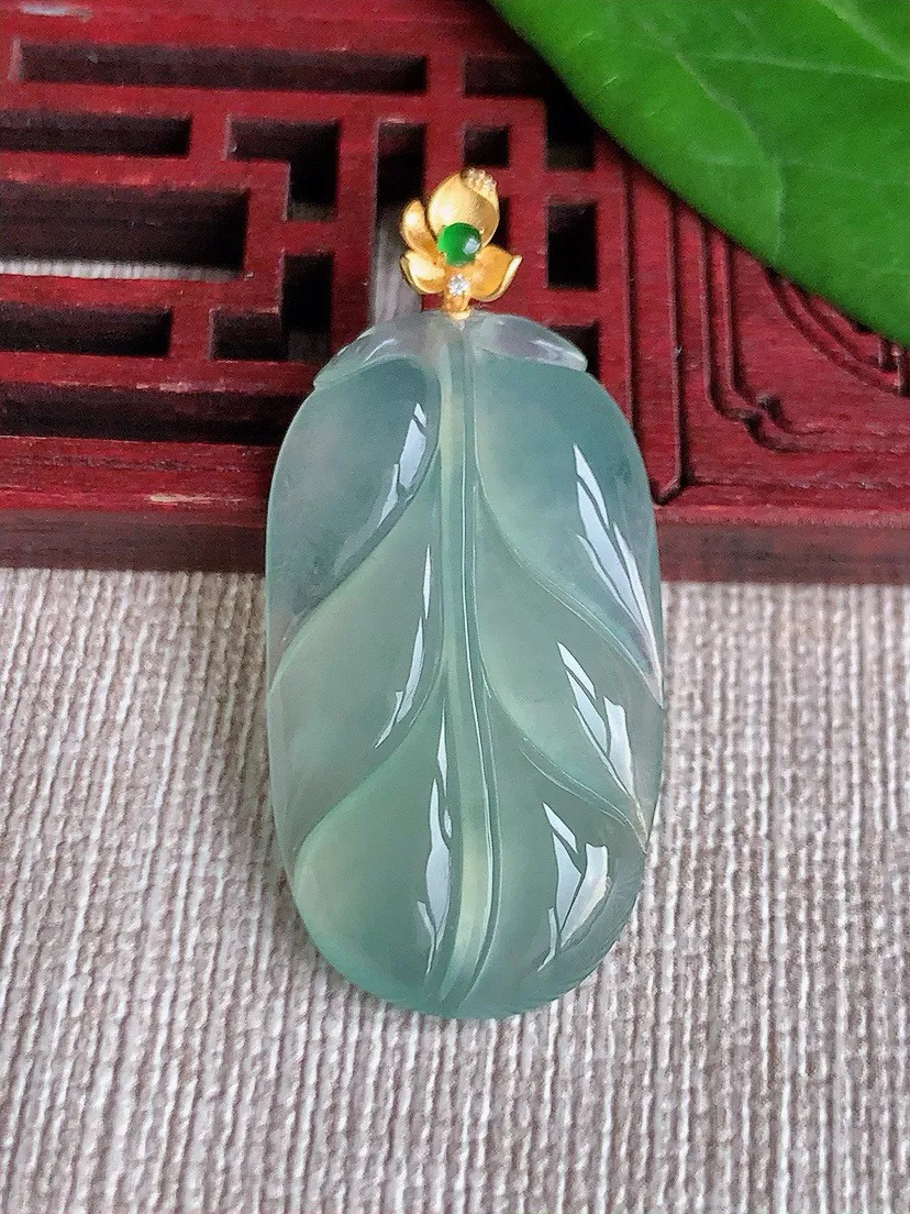 a货翡翠老坑冰种18K金扣头晴水叶子金枝玉叶吊坠 尺寸39.3×32.3×18×4.8mm 重量5.