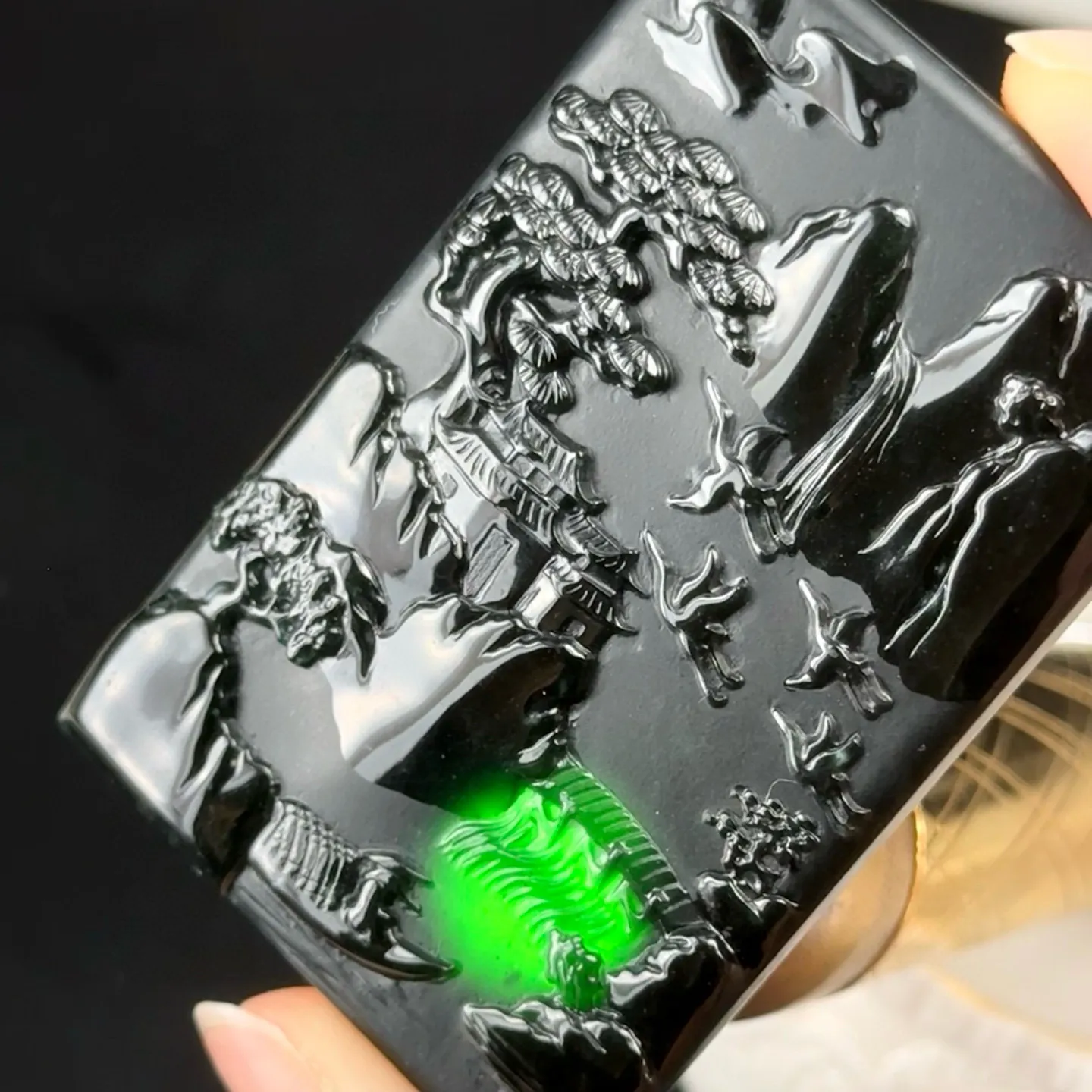 精品墨翠山水牌 种好色正 黑度极好 打灯通透 油性十足 尺寸61.7