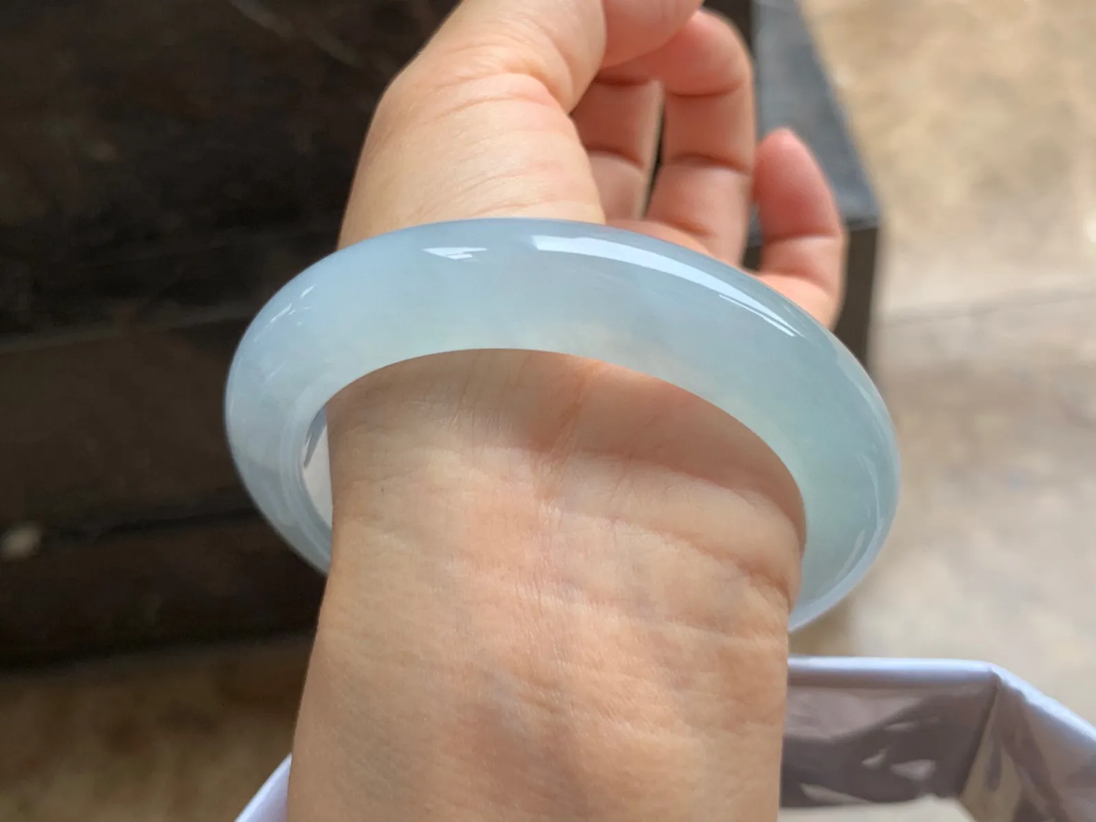59-12.5-10.5mm
冰种带底色手镯 水润光泽 清爽