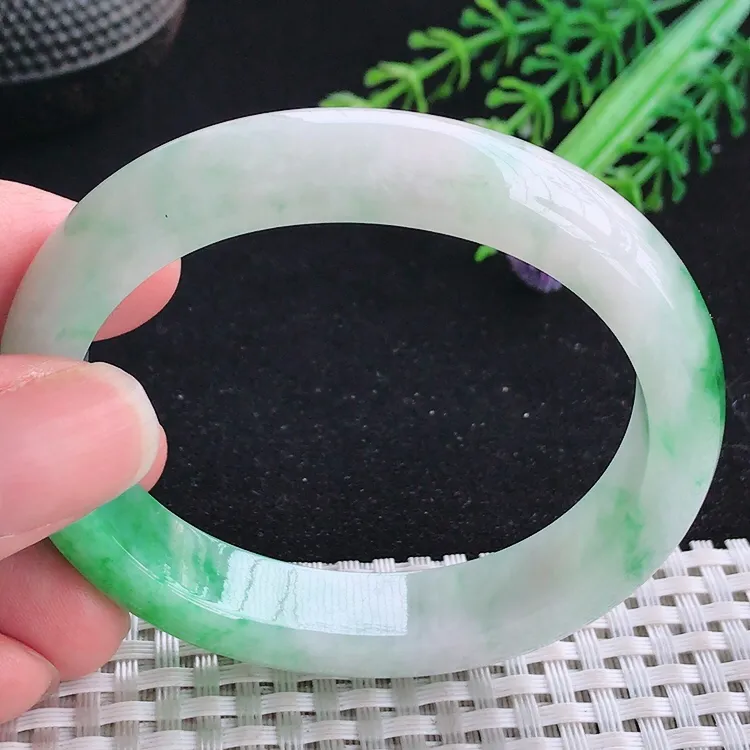 自然光54.5/48/11.6/8老坑精美冰润飘阳绿贵妃手镯翡翠玉镯美人镯