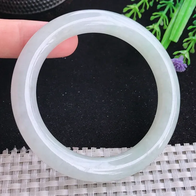 自然光55.5/10.2/10老坑秀气冰胶月光白圆条手镯翡翠玉镯美人镯