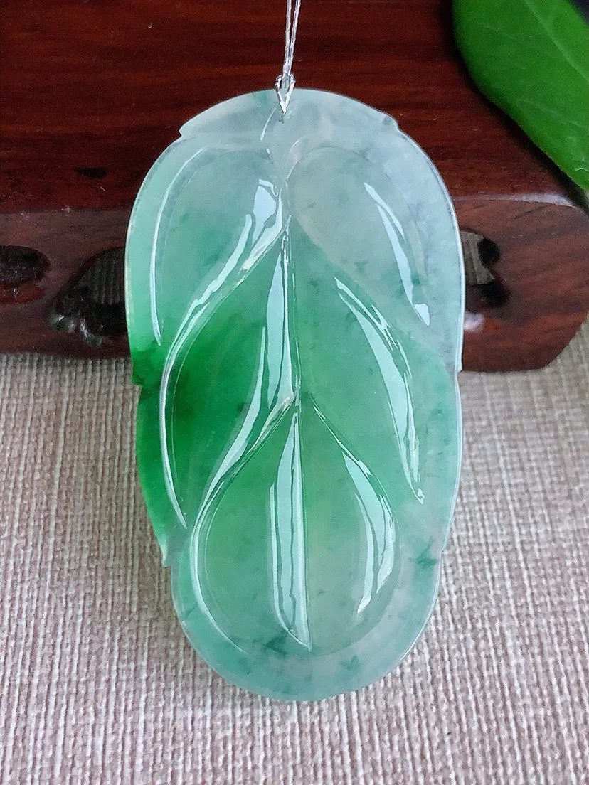 a货翡翠老坑冰种飘花大叶子金枝玉叶吊坠 尺寸54.3×30.2×5.8mm 重量17.80g 062