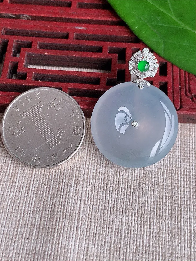 a货翡翠老坑冰种18K金伴钻镶嵌白月光平安扣吊坠 尺寸35.3×25.4×6mm 重量9.56g 0626