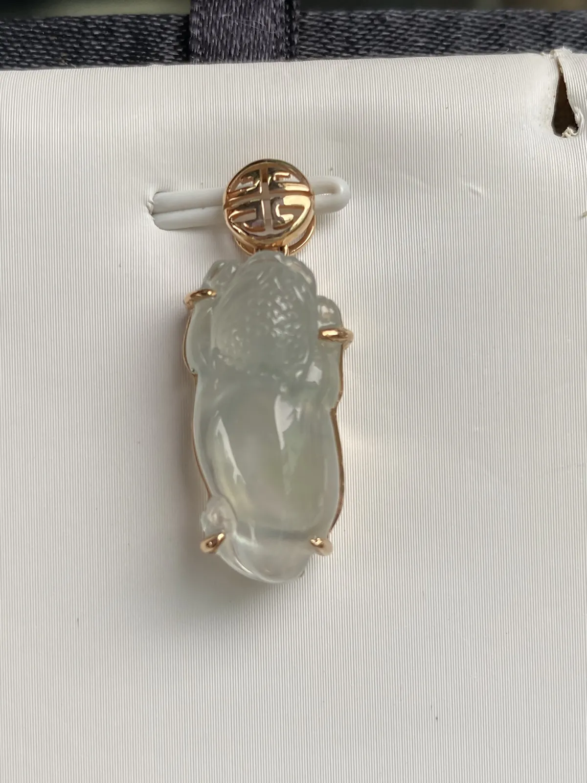 推荐【高冰起光金蟾】霸气招财，无纹裂，起刚光，水润冰透，种水超好，品相佳，招财佳品，超值哦～～