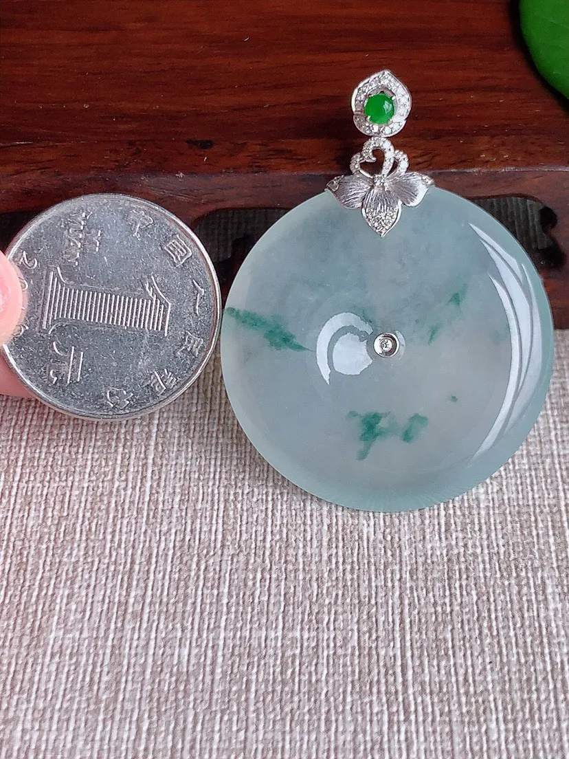 a货翡翠老坑冰种18K金伴钻镶嵌飘花大平安扣吊坠 尺寸47×35.4×5.3mm 重量16.39g 0626