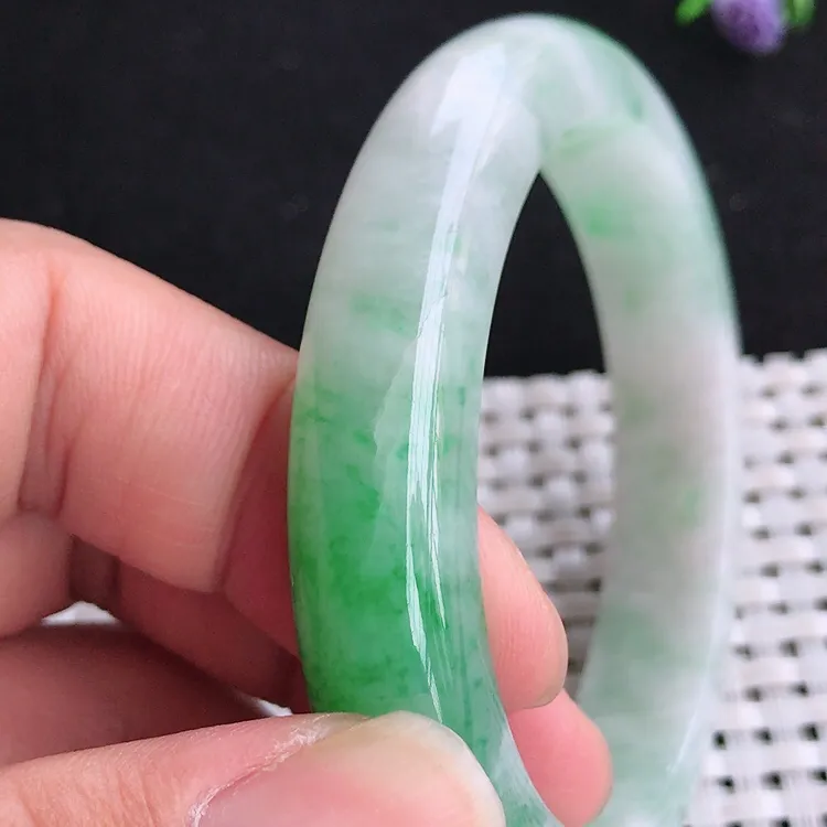 自然光54.5/48/11.6/8老坑精美冰润飘阳绿贵妃手镯翡翠玉镯美人镯