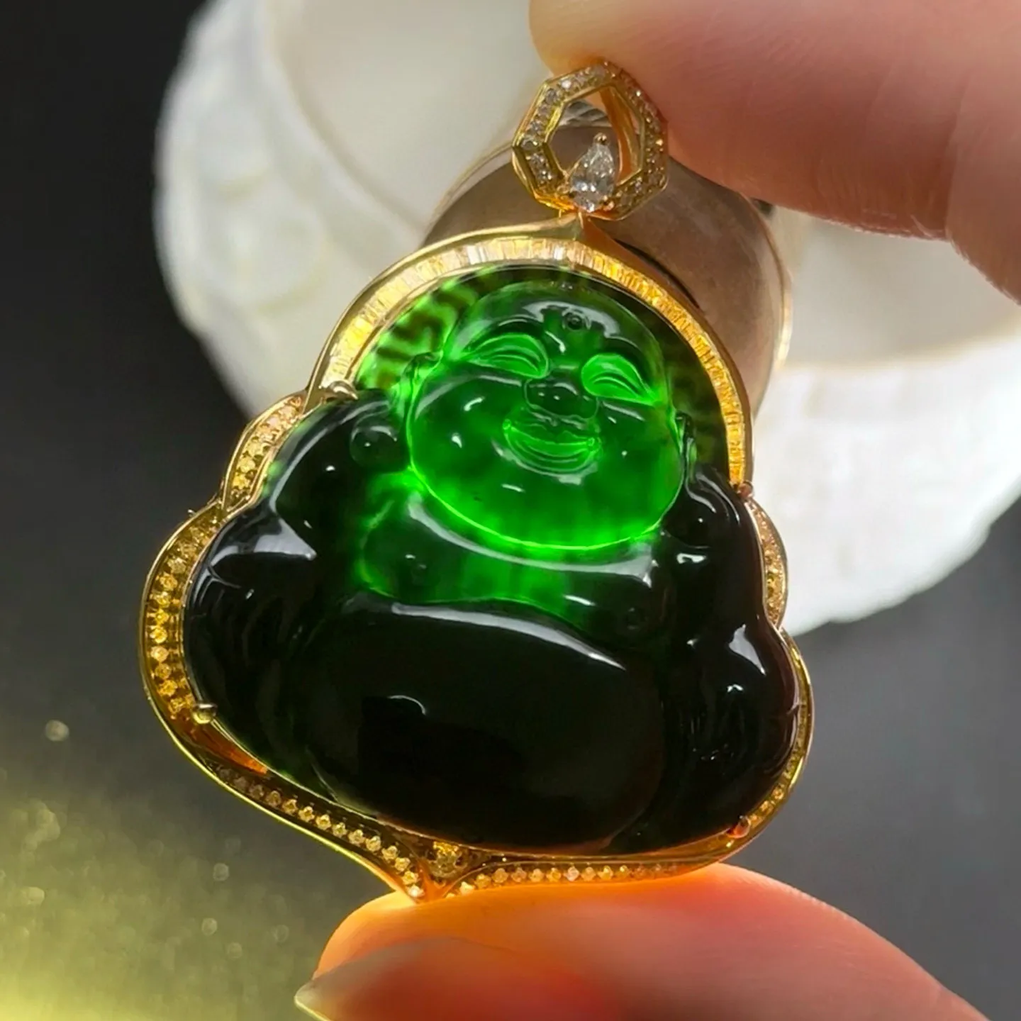 精品18k墨翠大肚佛 种好色正 黑度极好 打灯通透 油性十足 尺寸44.6