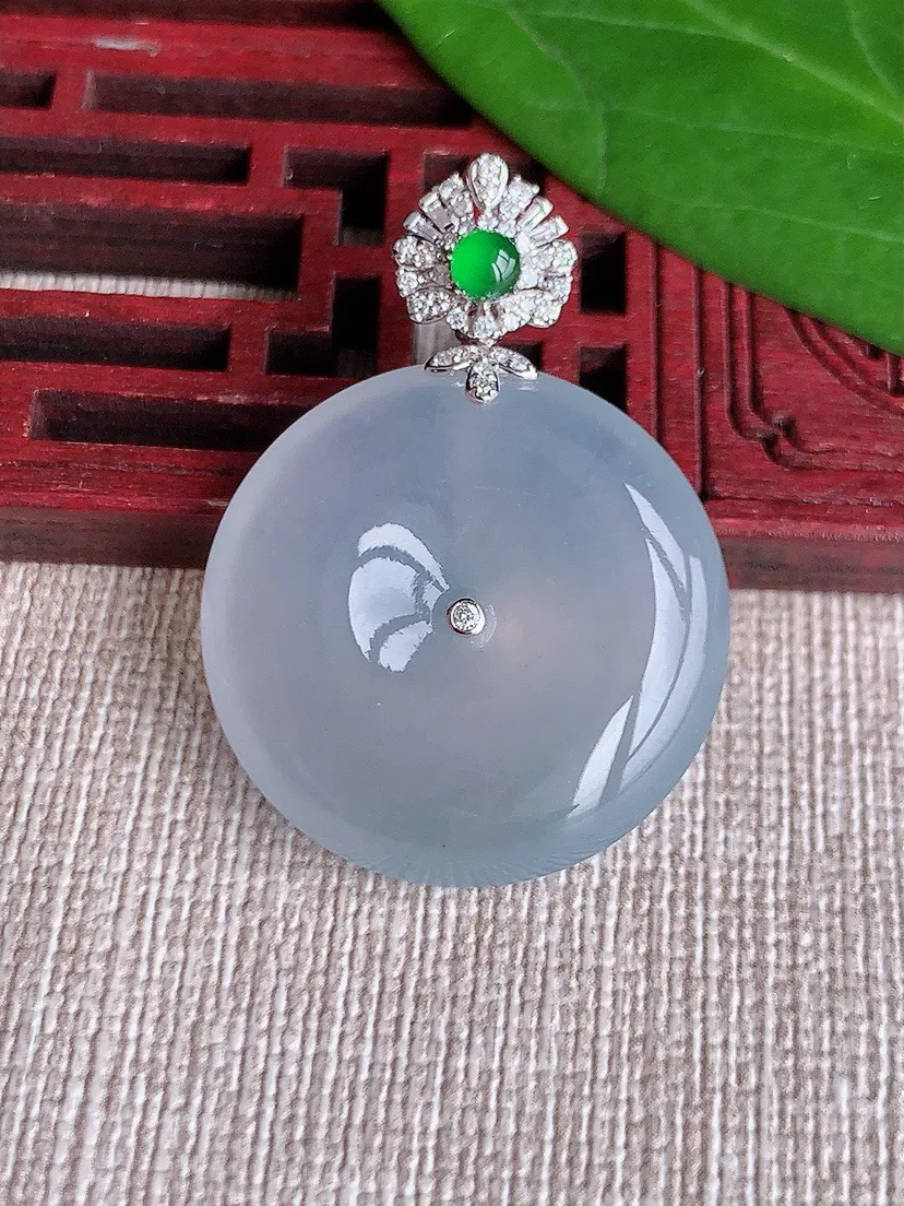 a货翡翠老坑冰种18K金伴钻镶嵌白月光平安扣吊坠 尺寸35.3×25.4×6mm 重量9.56g 0