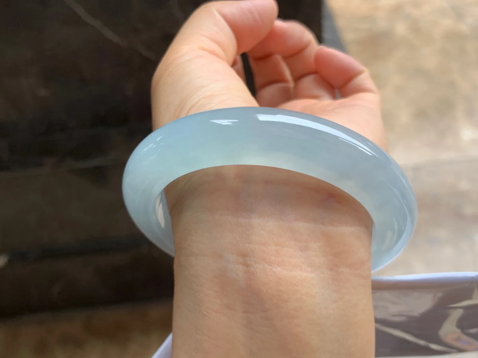 59-12.5-10.5mm
冰种带底色手镯 水润光泽 清爽