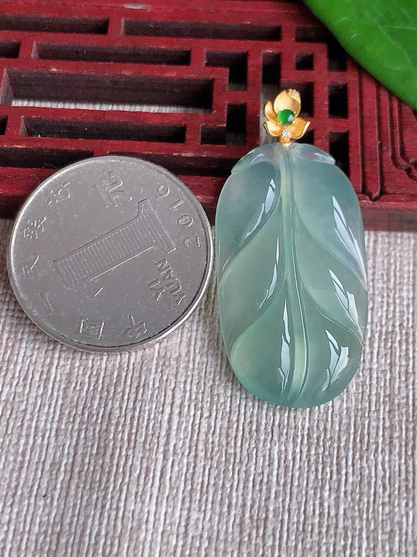 a货翡翠老坑冰种18K金扣头晴水叶子金枝玉叶吊坠 尺寸39.3×32.3×18×4.8mm 重量5.60g 0626