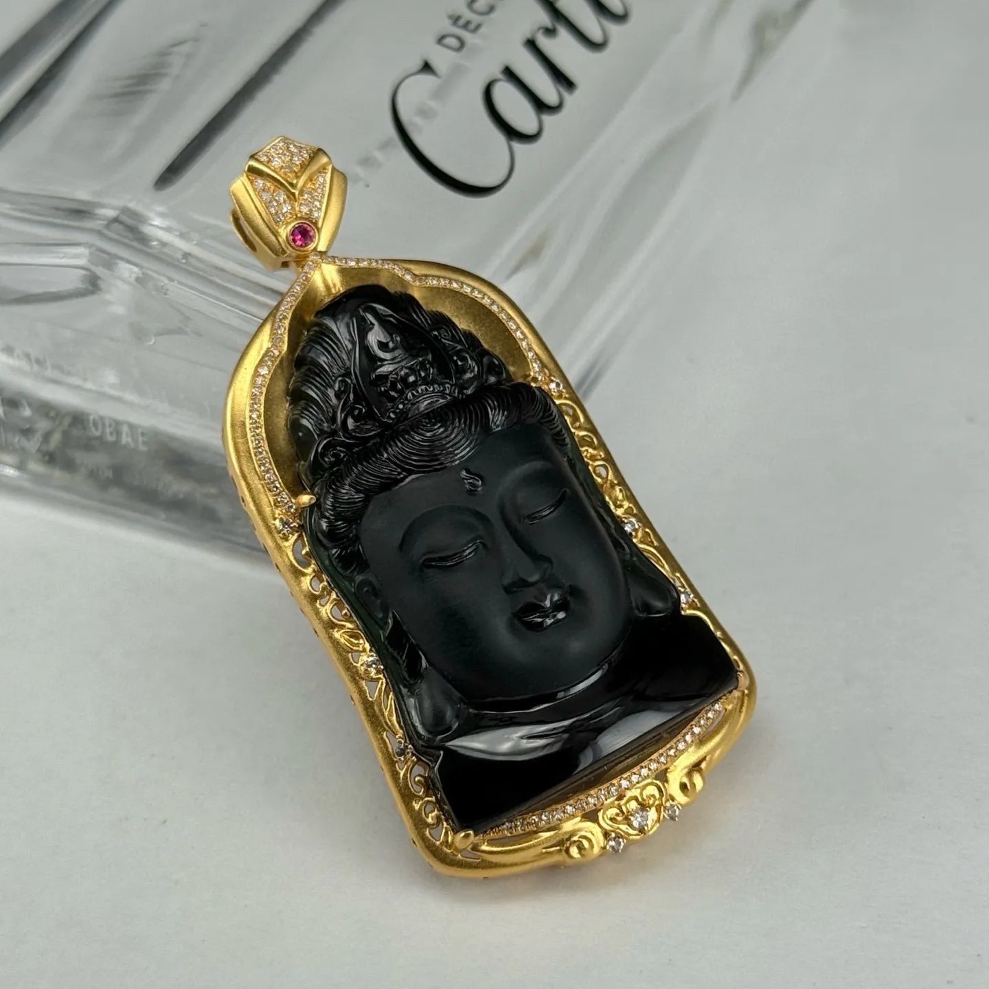 精品18k墨翠观音头 种好色正 黑度极好 打灯通透 油性十足 尺寸55.5