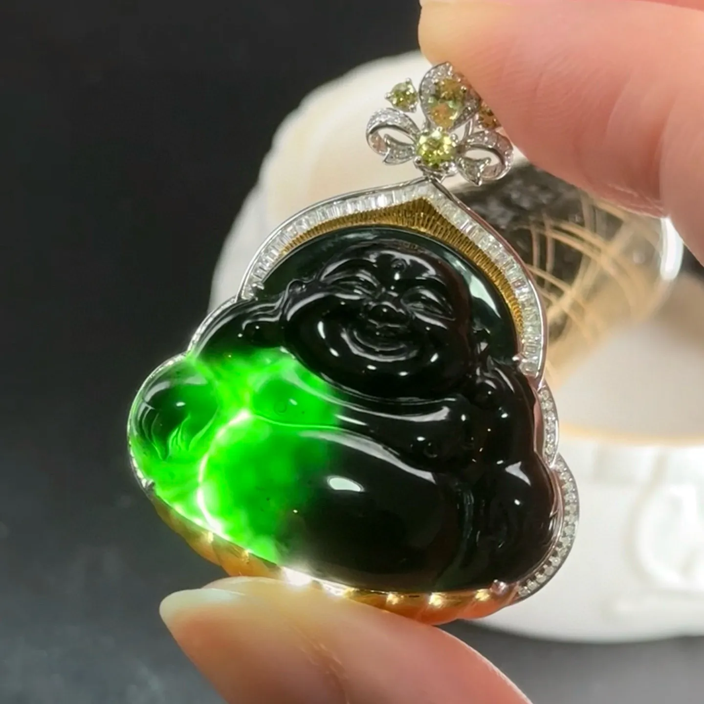 精品18k墨翠大肚佛 种好色正 黑度极好 打灯通透 油性十足 尺寸40.7