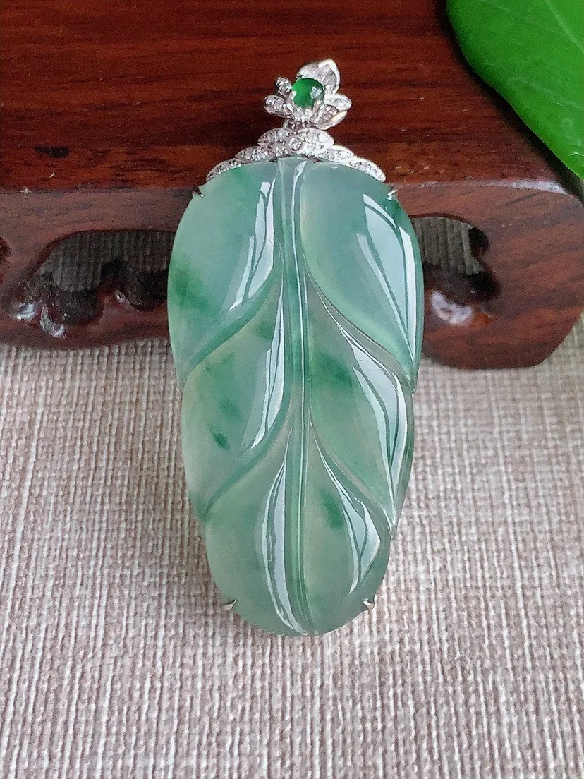 a货翡翠老坑冰种18K金伴钻镶嵌飘花叶子金枝玉叶吊坠 尺寸51×40.3×21.6×6.4mm 重量