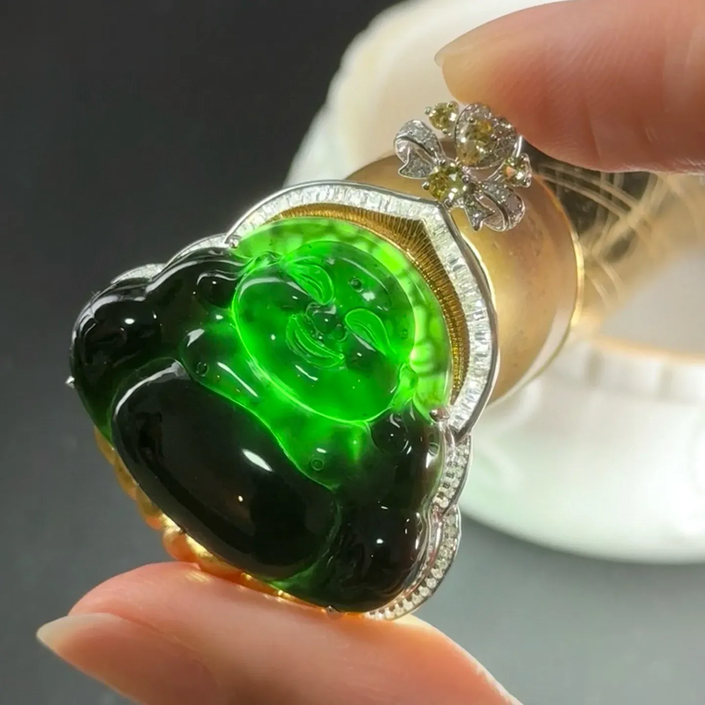 精品18k墨翠大肚佛 种好色正 黑度极好 打灯通透 油性十足 尺寸40.7