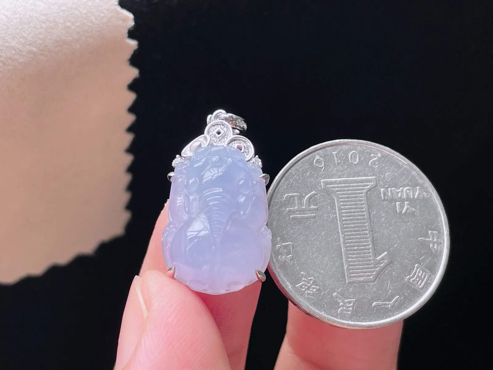 18K 紫罗兰·貔貅吊坠

裸18.1-23.5-6