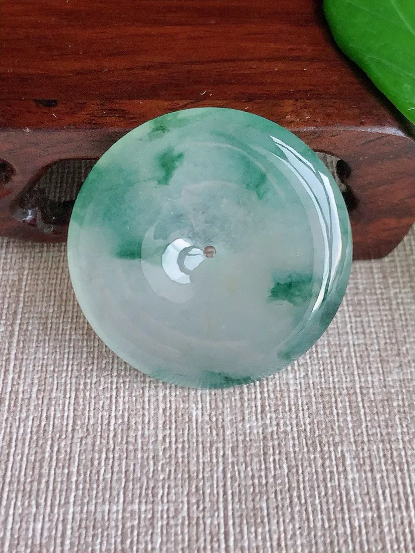 a货翡翠老坑冰种飘花大平安扣吊坠 尺寸35.6×5.7mm 重量16.94g 0626