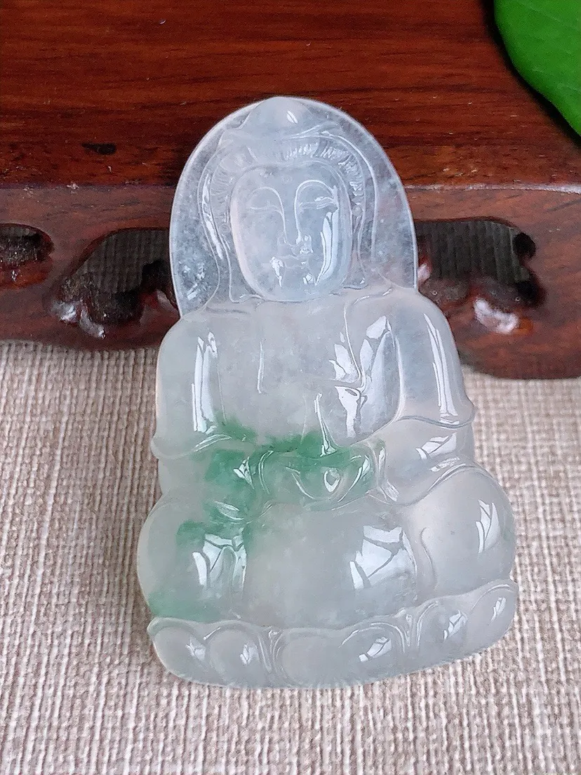 a货翡翠老坑冰种飘花一刀切正装观音吊坠 尺寸50.7×31.7×6.2mm 重量17.47g 062