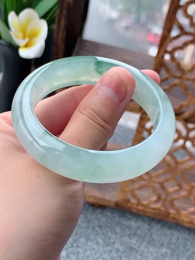 a货翡翠老坑飘花正装正圈手镯51-52小圈口 尺寸51.8×13.5×7.7mm 重量57.14g 0618