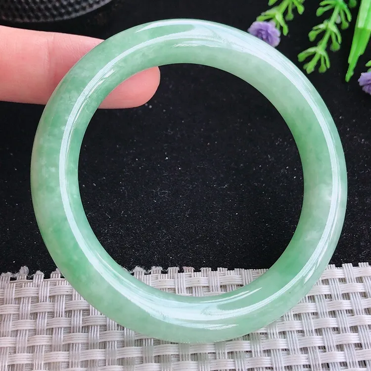自然光55/10.7/10老坑秀气温润满色圆条手镯翡翠玉镯美人镯