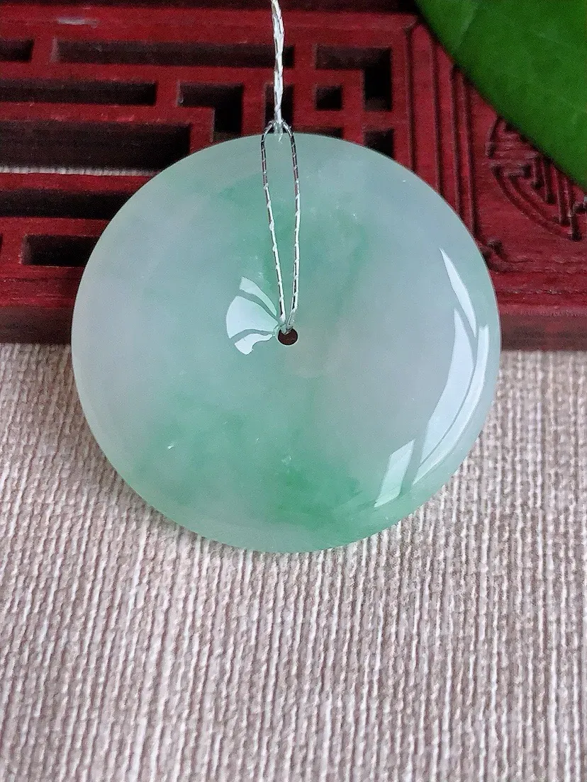 a货翡翠老坑冰种飘绿平安扣吊坠 尺寸33×6mm 重量14.00g 0626