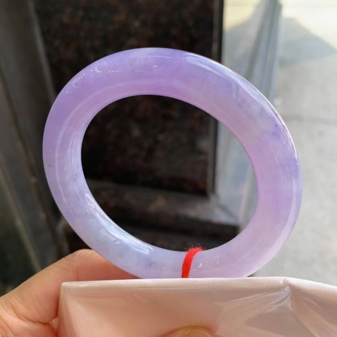 紫罗兰圆条
尺寸：57.2-11.3
紫底浓郁，色辣辣，底色均匀，种水很好，晶体细，卖相不错，上手效果好