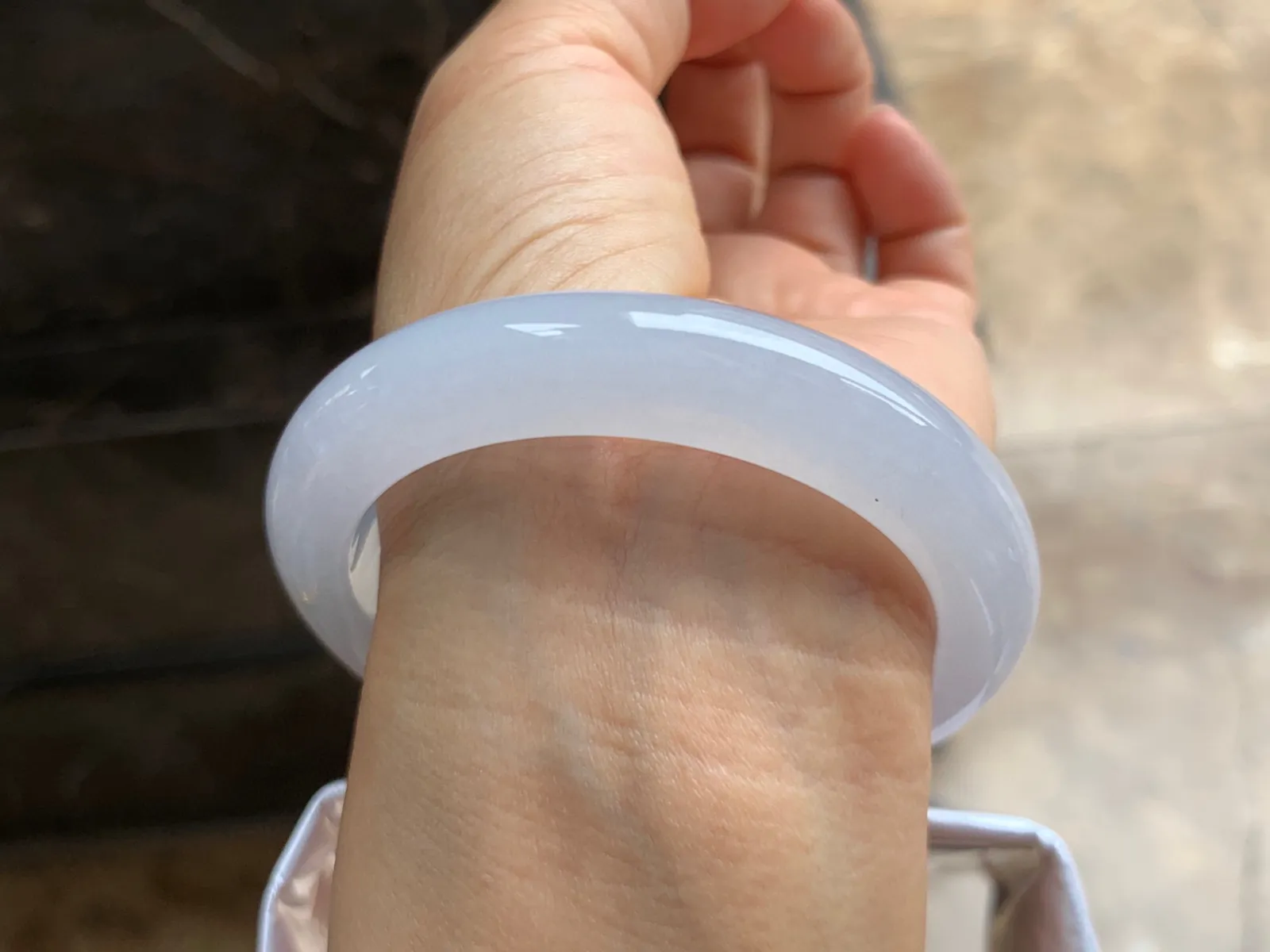 55-11.5-9mm
糯冰种手镯 细腻干净 水润