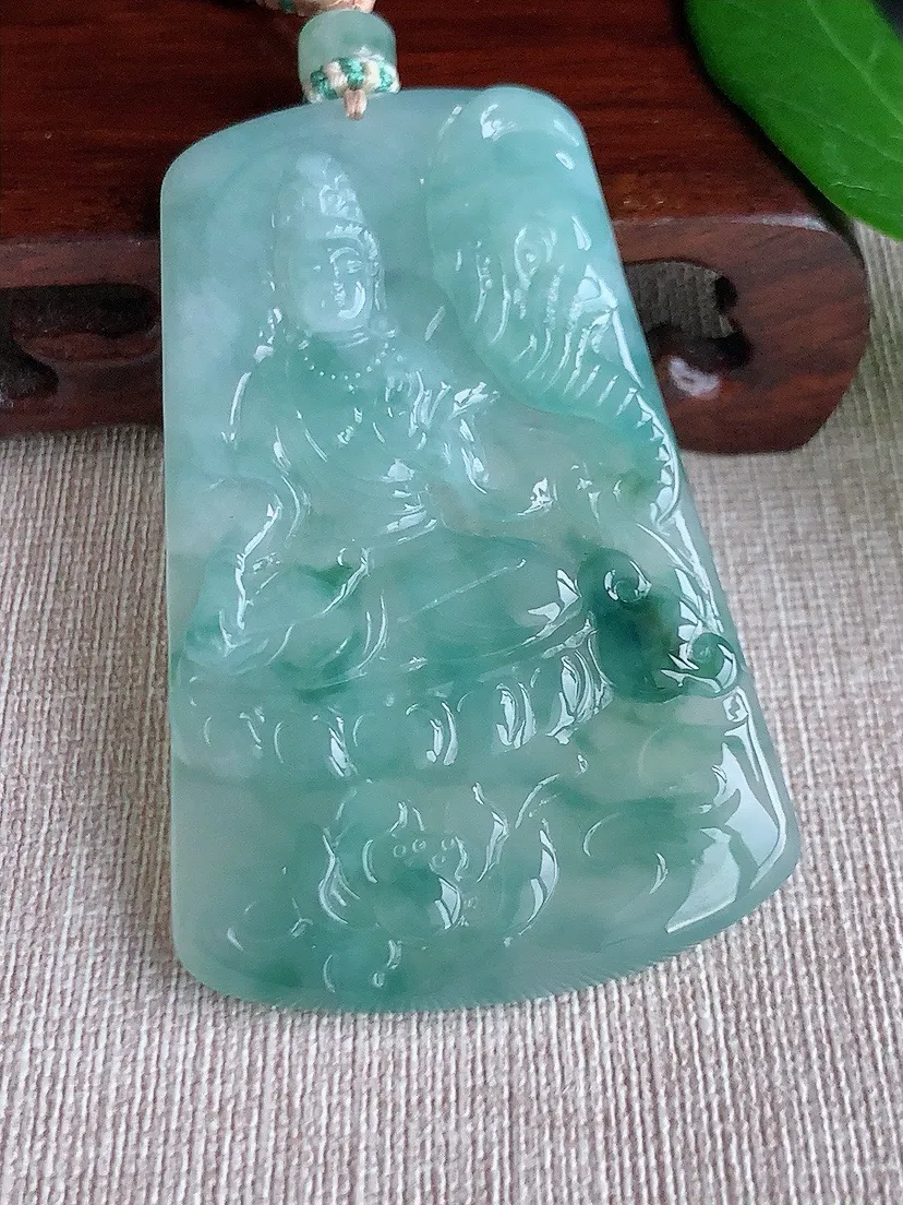 a货翡翠老坑冰种飘花普贤菩萨吊坠 尺寸67.2×42.5×5mm 重量37.65g 0626