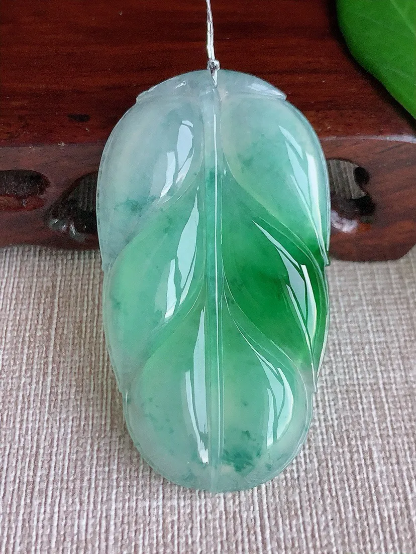 a货翡翠老坑冰种飘花大叶子金枝玉叶吊坠 尺寸54.3×30.2×5.8mm 重量17.80g 062