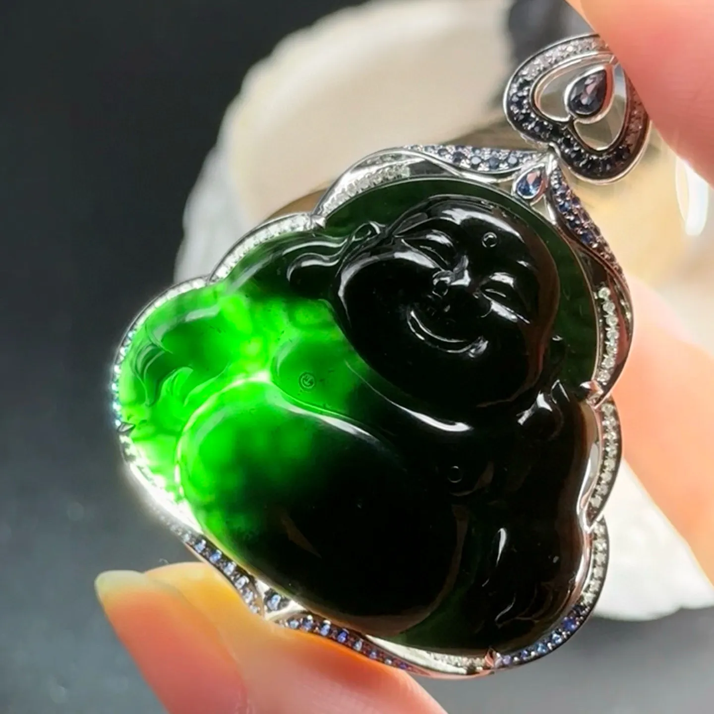 精品18k墨翠大肚佛 种好色正 黑度极好 打灯通透 油性十足 尺寸46