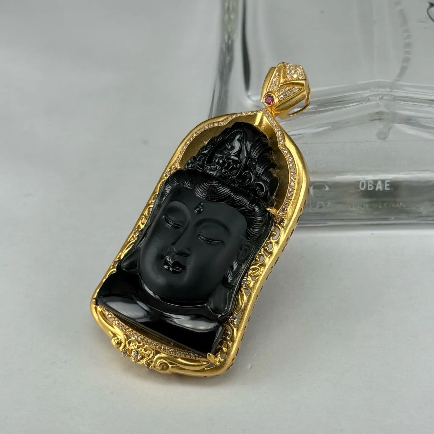 精品18k墨翠观音头 种好色正 黑度极好 打灯通透 油性十足 尺寸55.5