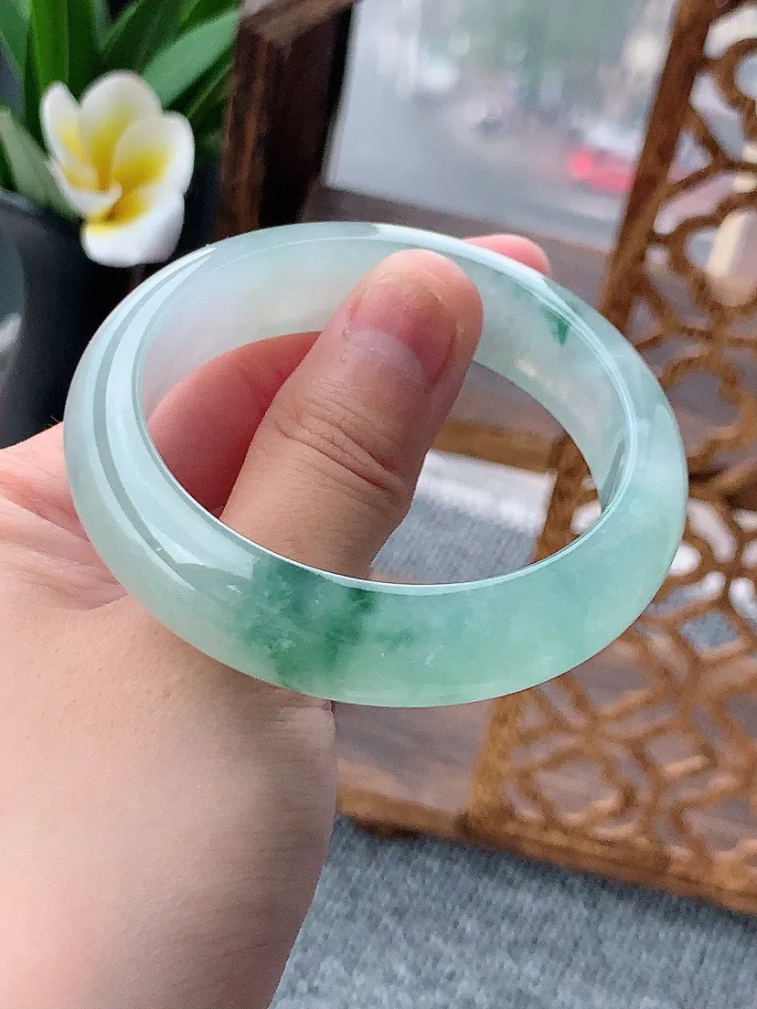 a货翡翠老坑飘花正装正圈手镯51-52小圈口 尺寸51.8×13.5×7.7mm 重量57.14g 0618