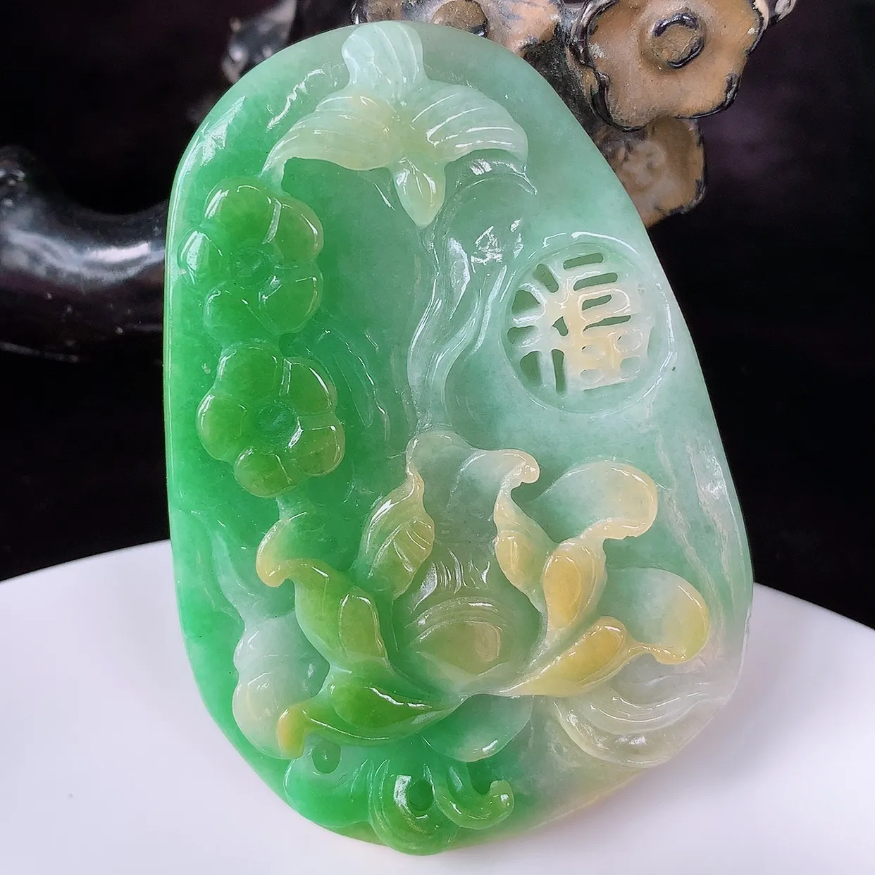 自然光实拍，冰润冰糯种双彩黄加绿翡翠花开富贵吊坠，种老水足，翠色灵动，寓意美好，佩戴时尚出众！#57.26