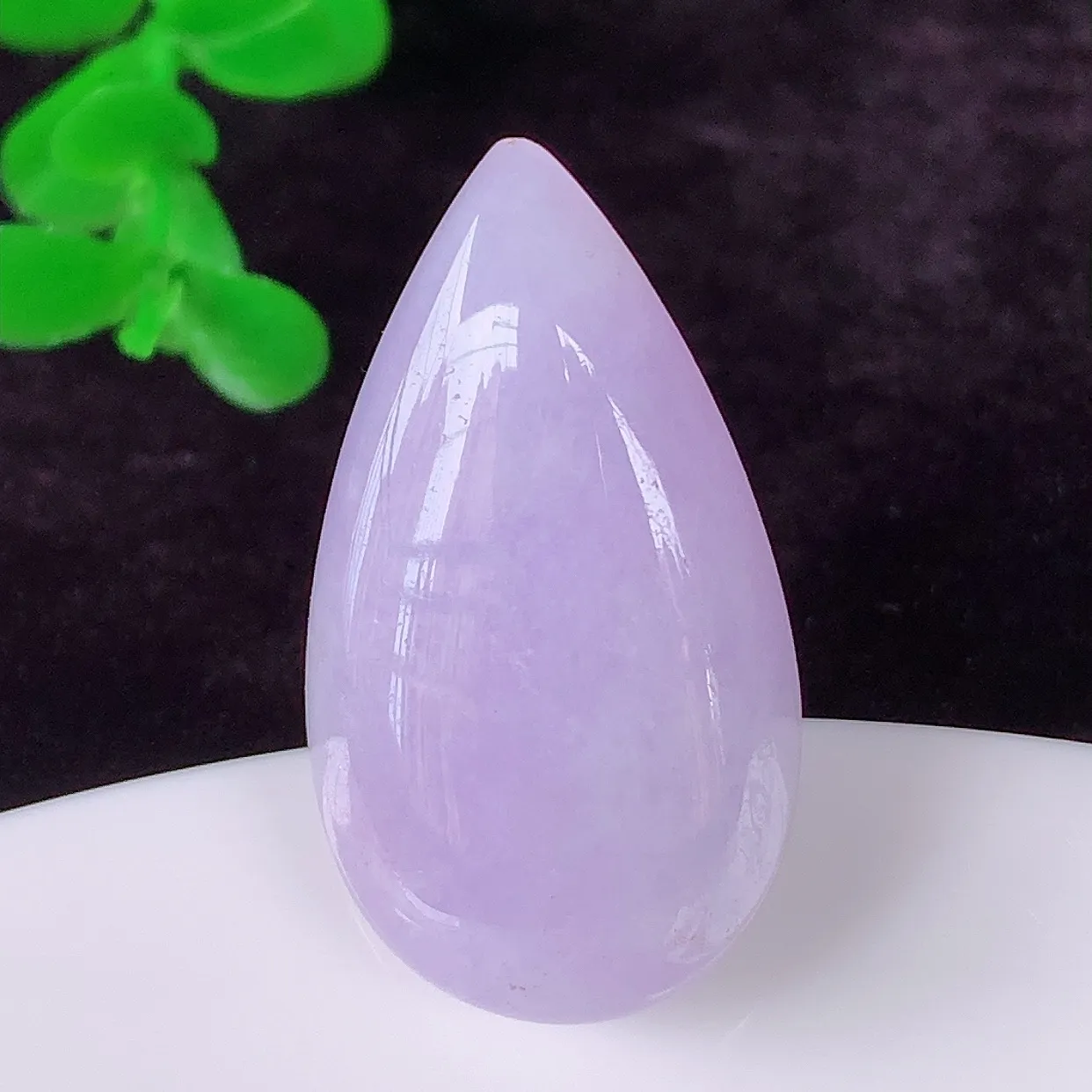 自然光实拍，冰润冰糯种紫罗兰翡翠水滴吊坠，种老水足，翠色灵动，寓意美好，佩戴时尚出众！#00.26