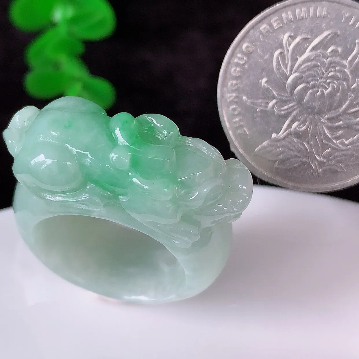 自然光实拍，冰润冰糯种飘绿翡翠招财貔貅19.5mm内径翡翠扳指，冰润指环，玉扳指，财源滚滚，玉质细腻起胶，22圈口，种水好！#1.26