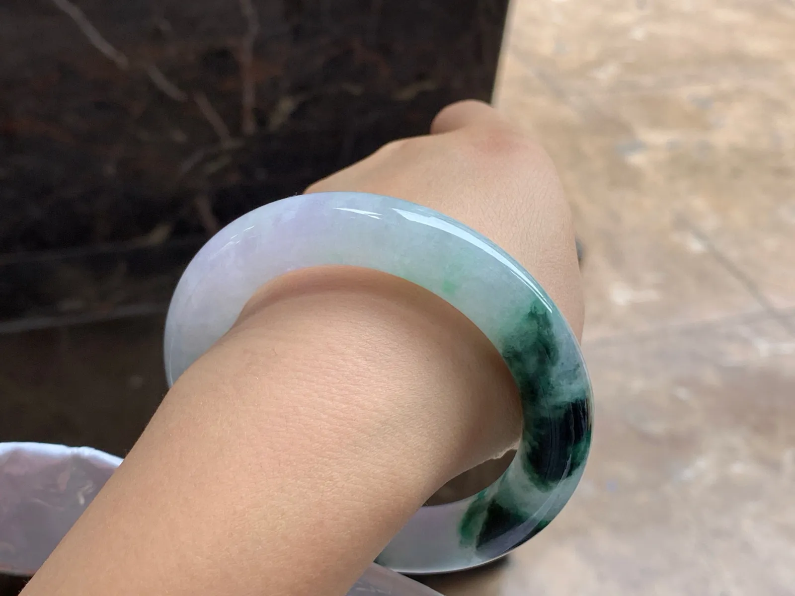 54-11.8

糯冰种圆条手镯^_^特色镯 种水好 颜色鲜艳