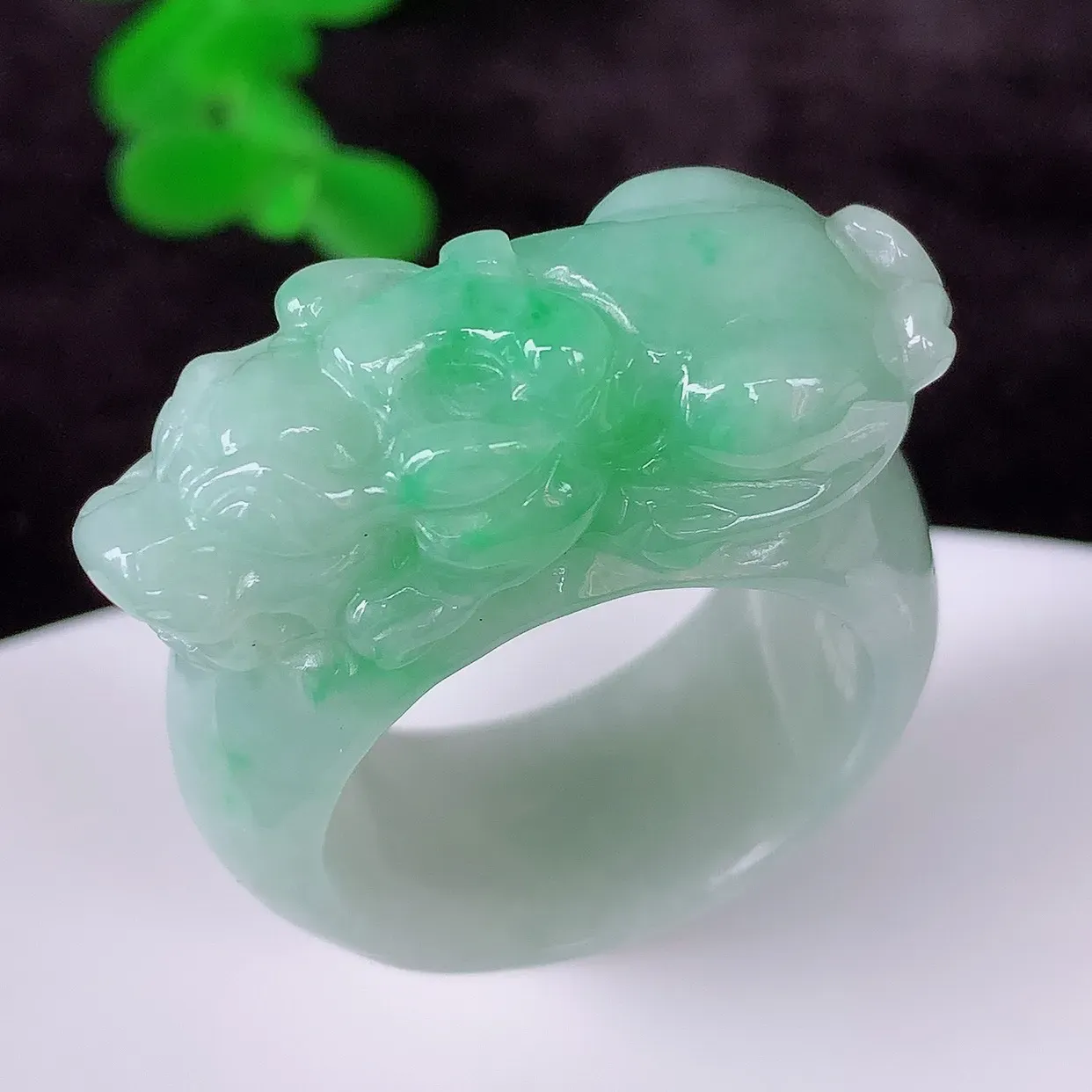自然光实拍，冰润冰糯种飘绿翡翠招财貔貅19.5mm内径翡翠扳指，冰润指环，玉扳指，财源滚滚，玉质细腻起胶，22圈口，种水好！#1.26