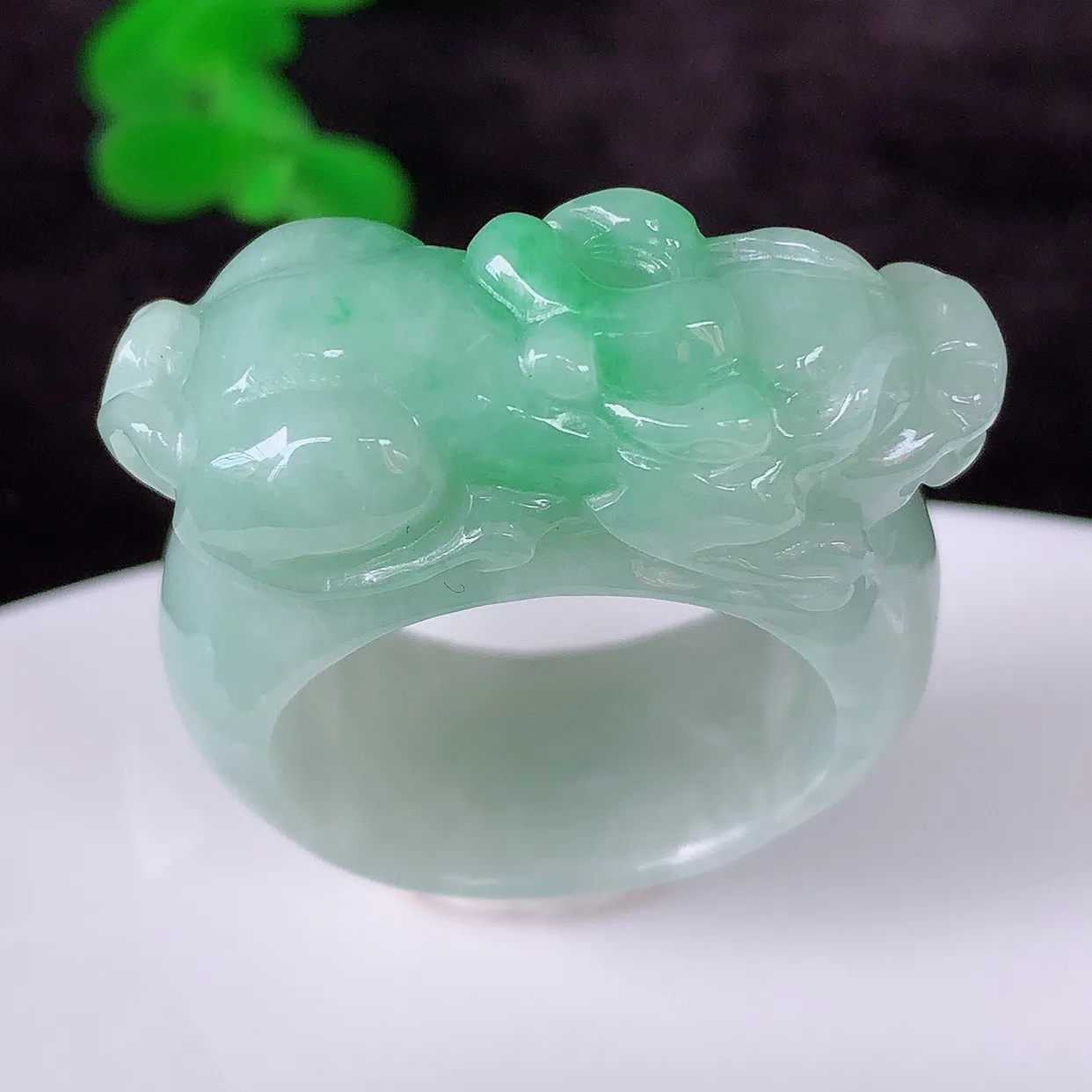 自然光实拍，冰润冰糯种飘绿翡翠招财貔貅19.5mm内径翡翠扳指，冰润指环，玉扳指，财源滚滚，玉质细腻起胶，22圈口，种水好！#1.26