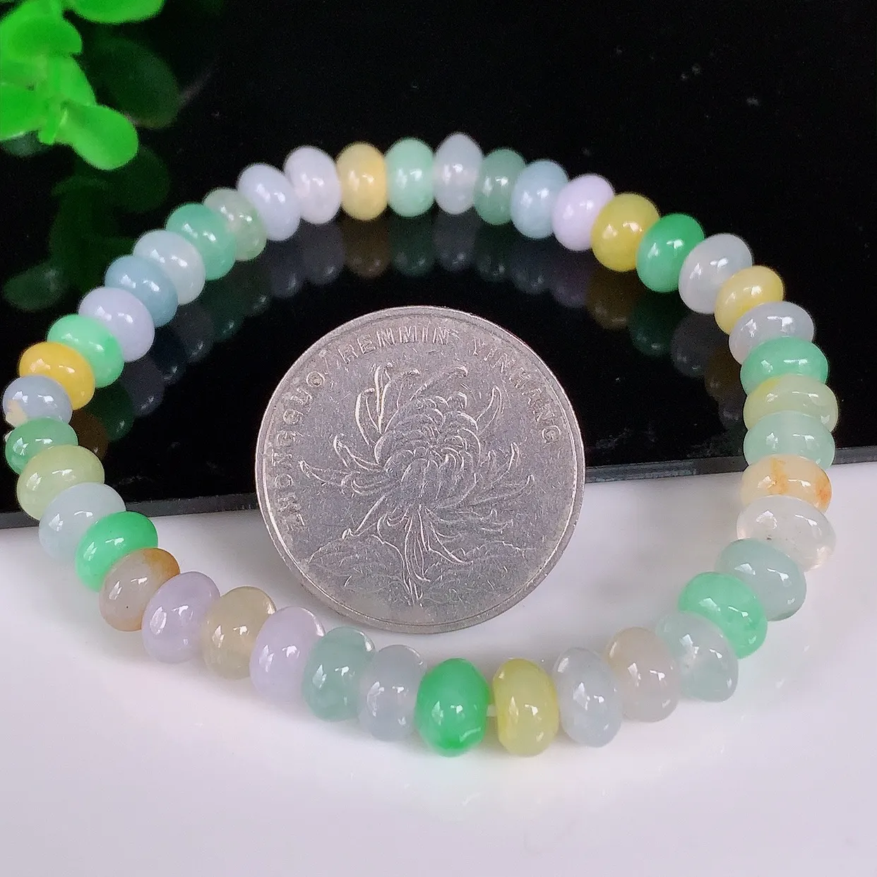 自然光实拍，冰润冰糯种多彩算盘珠翡翠手串手链，种老水足，冰清玉润  颜色漂亮  #46.26取一尺寸6.8*3.8mm