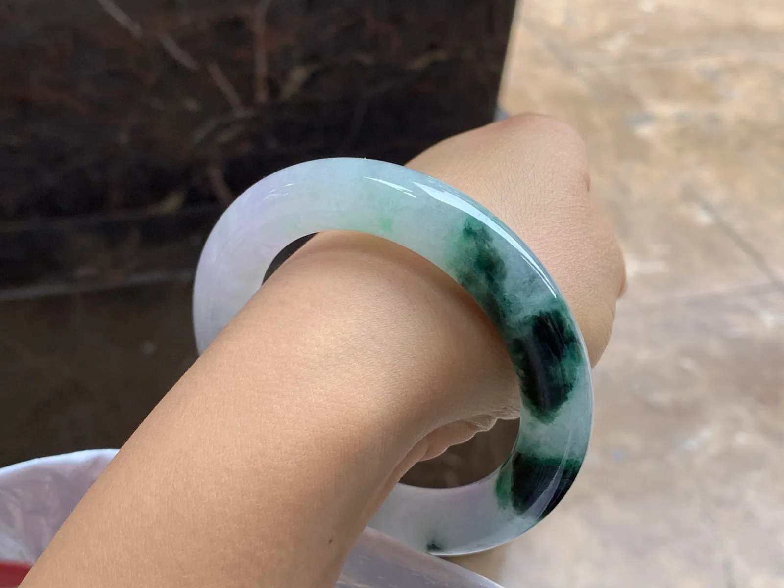 54-11.8

糯冰种圆条手镯^_^特色镯 种水好 颜色鲜艳