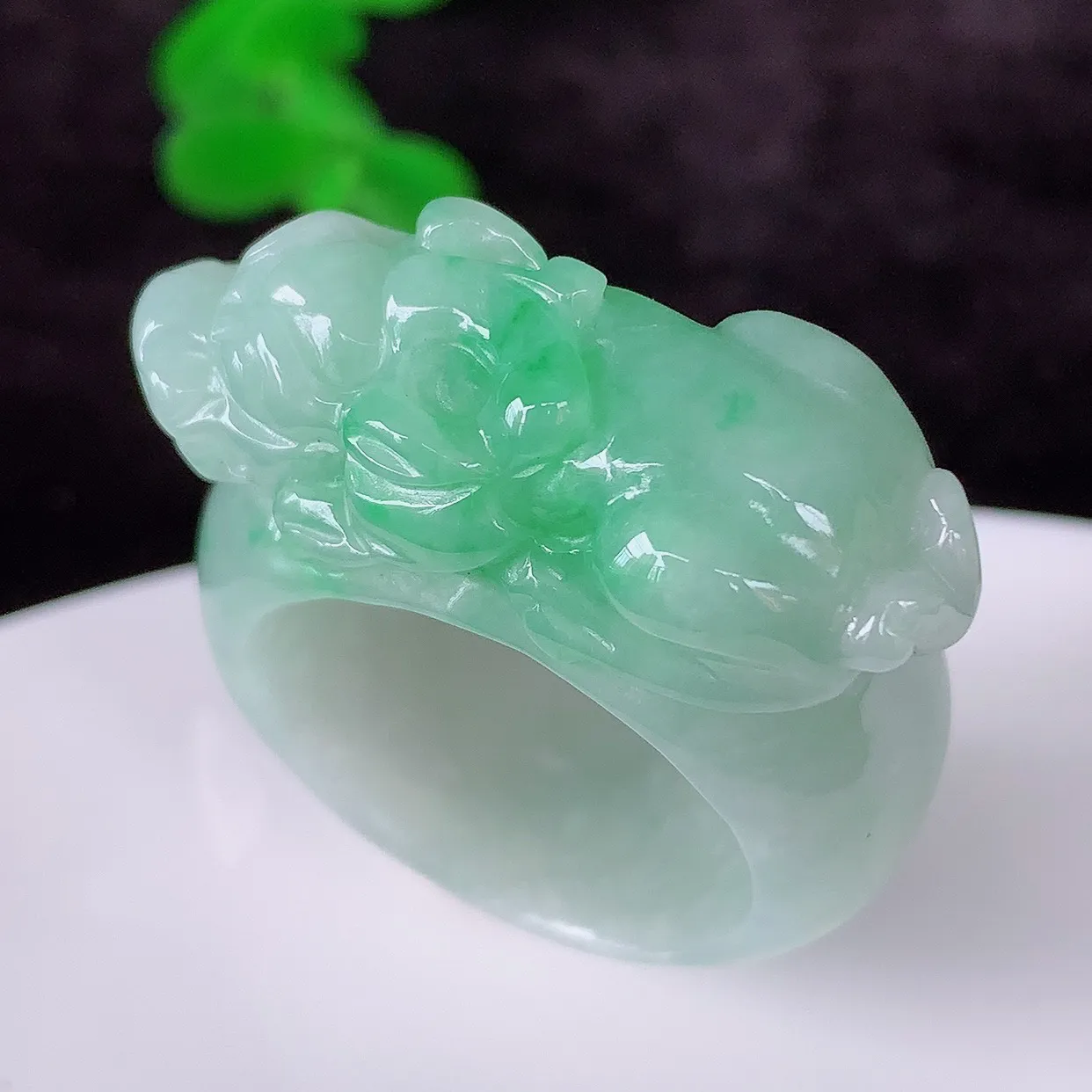 自然光实拍，冰润冰糯种飘绿翡翠招财貔貅19.5mm内径翡翠扳指，冰润指环，玉扳指，财源滚滚，玉质细腻起胶，22圈口，种水好！#1.26