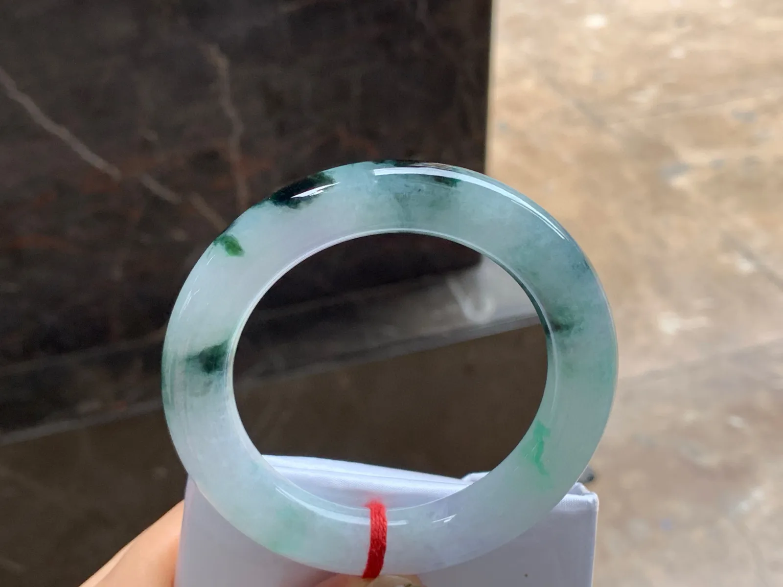 54-11.8

糯冰种圆条手镯^_^特色镯 种水好 颜色鲜艳