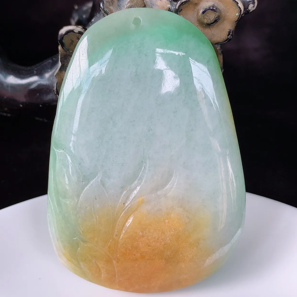 自然光实拍，冰润冰糯种双彩黄加绿翡翠花开富贵吊坠，种老水足，翠色灵动，寓意美好，佩戴时尚出众！#57.26