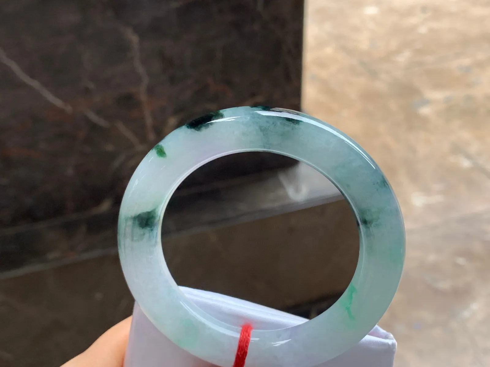 54-11.8

糯冰种圆条手镯^_^特色镯 种水好 颜色鲜艳