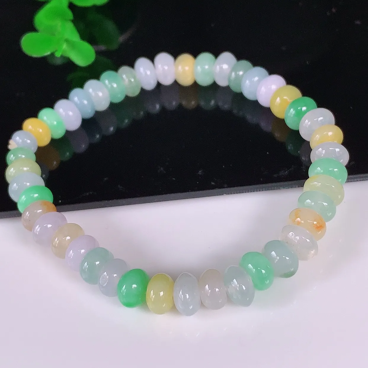 自然光实拍，冰润冰糯种多彩算盘珠翡翠手串手链，种老水足，冰清玉润  颜色漂亮  #46.26取一尺寸6.8*3.8mm