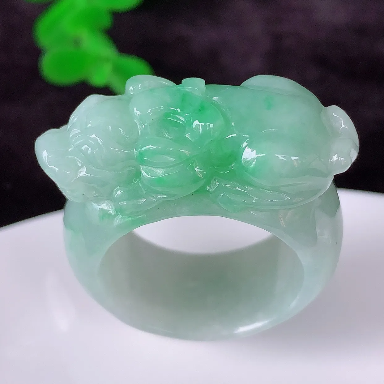 自然光实拍，冰润冰糯种飘绿翡翠招财貔貅19.5mm内径翡翠扳指，冰润指环，玉扳指，财源滚滚，玉质细腻起胶，22圈口，种水好！#1.26